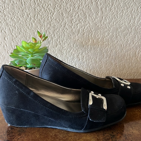 Unisa black suede wedges, size 7 - Picture 2 of 7